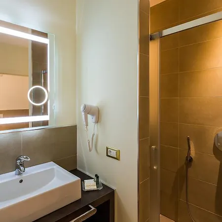 Hotel Windsor & 4*